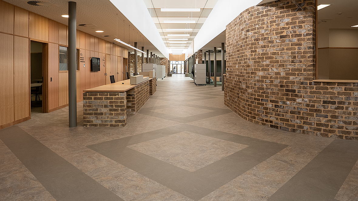 Truganina Elements Community Centre | Marmoleum Modular t3405, t3702 granada and liquid clay