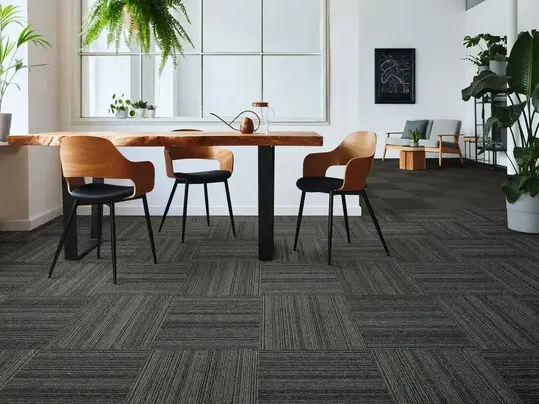 Revêtement de sol textile pose de dalles moquette | Forbo Flooring Systems