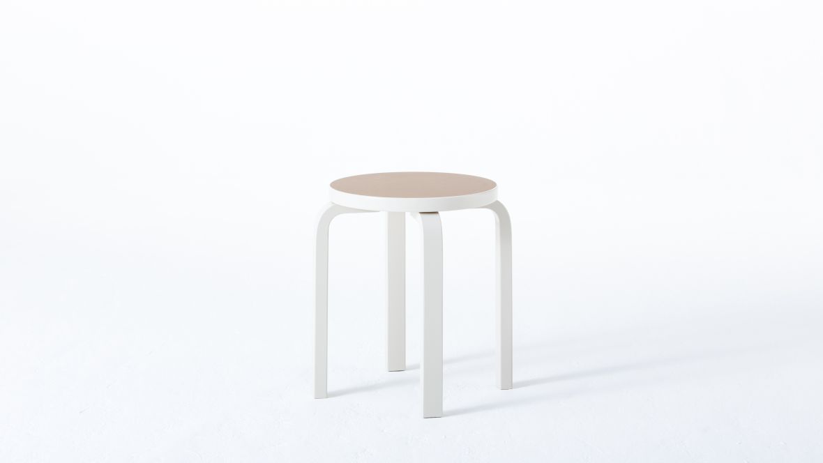 Artek Hocker mit Linoleum-Sitzfläche – Forbo Furniture Linoleum