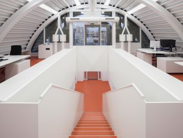 Stadtarchiv in Karlsruhe - Gänge und Treppen mit Forbo Linoleum