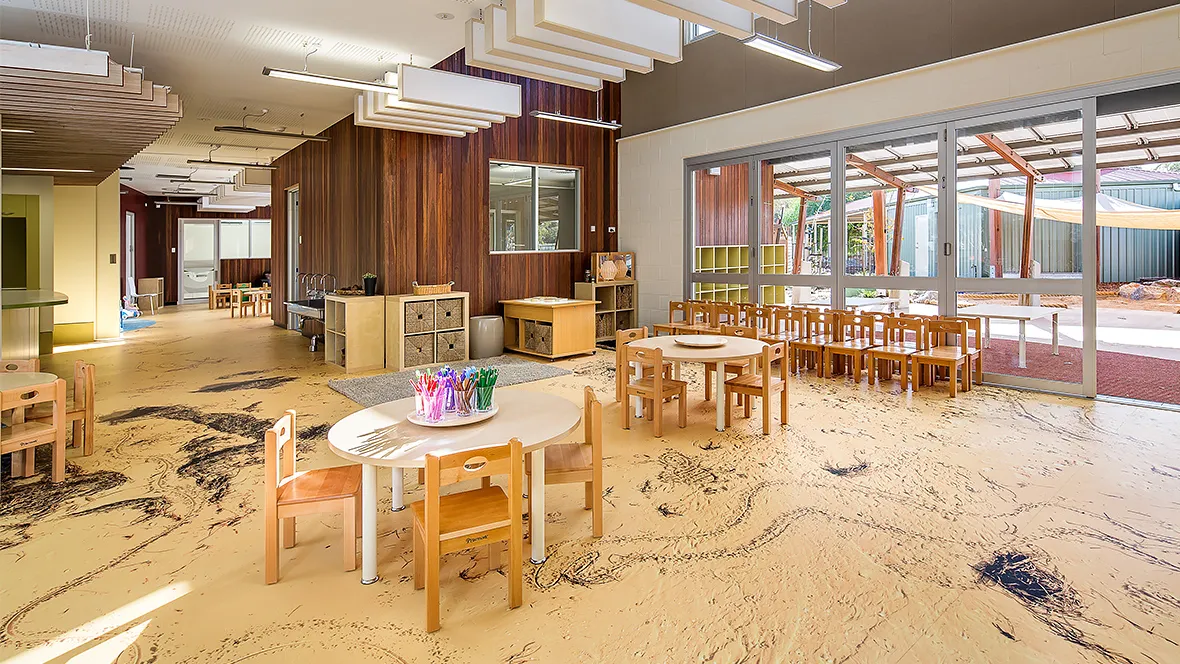 Aldinga Beach Kinderzentrum Australien Bodenbelag in Sand-Optik - Forbo Eternal Digital Print 