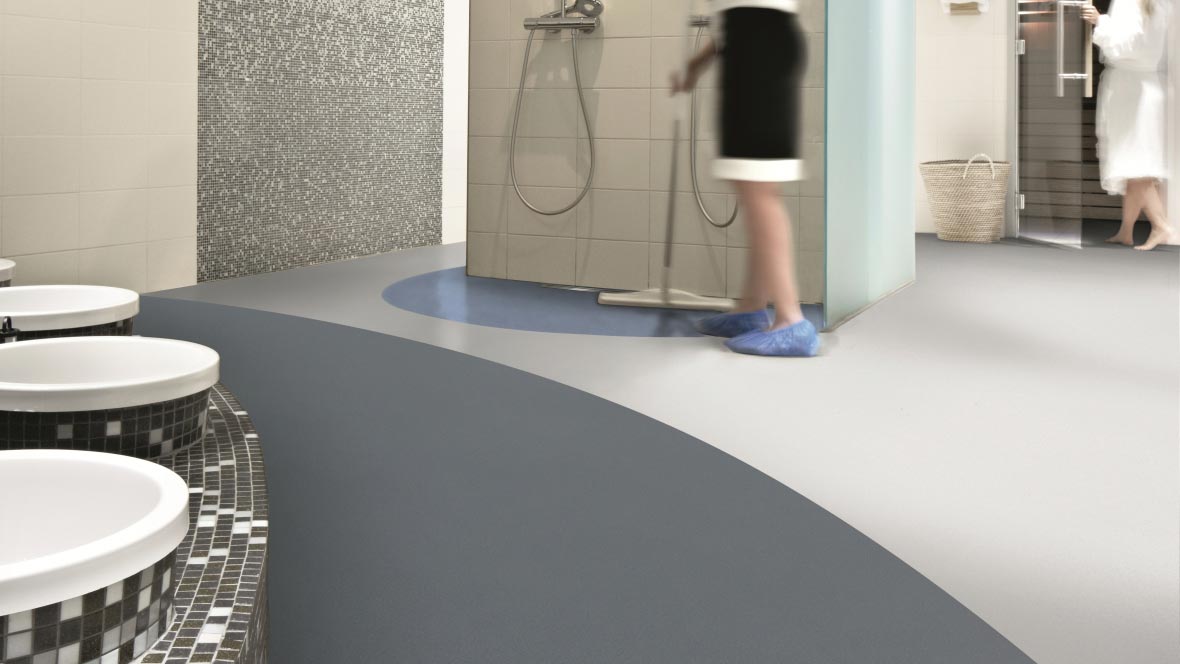 Revêtement de sol, PVC antidérapant espaces bien-être | Forbo Flooring Systems