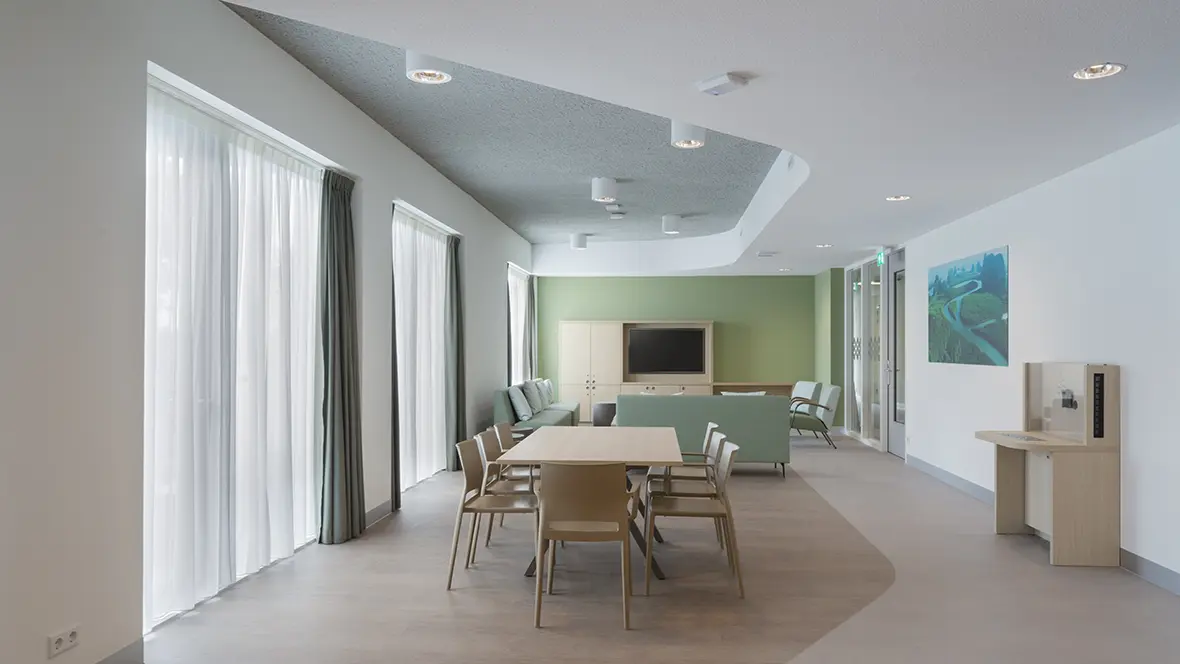 Antes Parnassia Kliniek J met Eternal projectvinyl vloer van Forbo Flooring