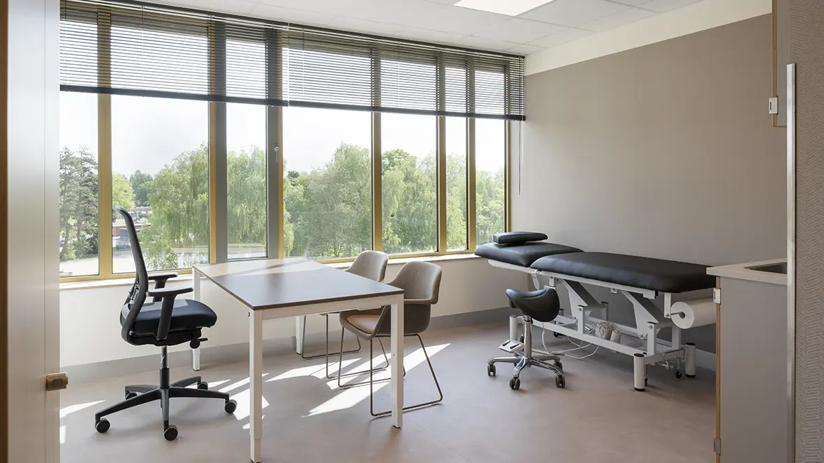 Antes Parnassia Kliniek J met Eternal projectvinyl vloer van Forbo Flooring
