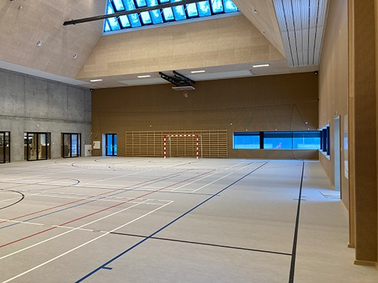 Nuuk School Sports hall Marmoleum light grey 83283 KHR Architects 