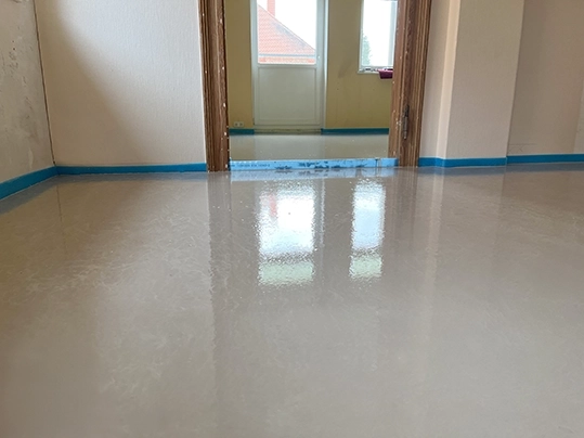 924-Europlan-Hybrid-nasse-Oberfläche