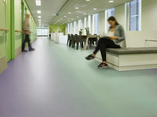 Revêtement de sol PVC compact Eternal hôpitaux et bâtiments de santé | Forbo Flooring Systems