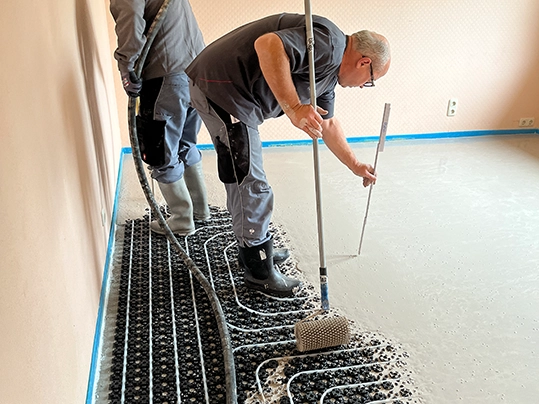924-Europlan-Hybrid-Aufbringen-Fussbodenheizung