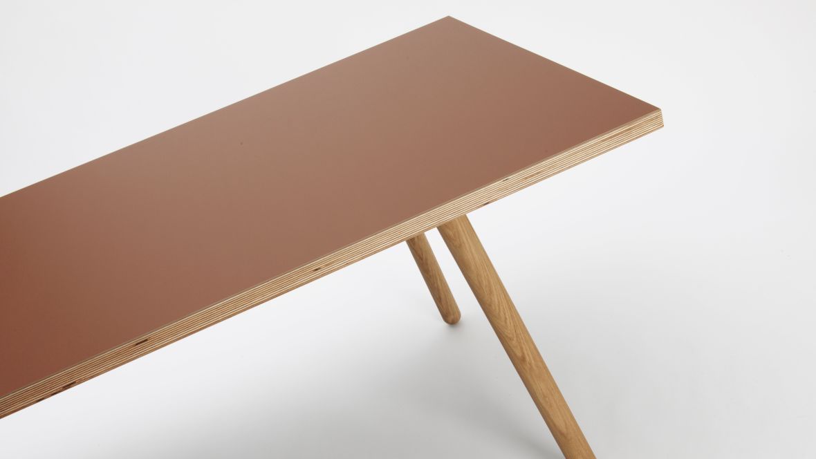 Möbelprogramm Franz Faust Linoleum Tisch mit Oberflächenlinoleum – Forbo Furniture Linoleum