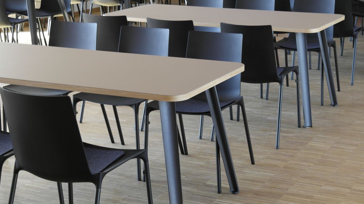 Möbelprogramm Franz Faust Linoleum Tische und Stühle– Forbo Furniture Linoleum
