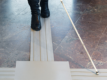 Taktila golv för ökad tillgänglighet – Tactile Flooring by Matting