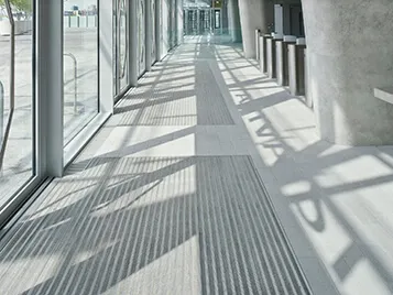 Revêtement de sol tapis d'entrées bâtiments publics| Forbo Flooring Systems