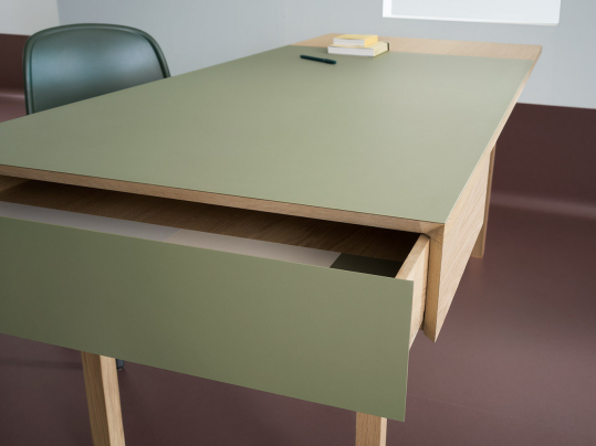 Furniture Linoleum 4184 desk detail 