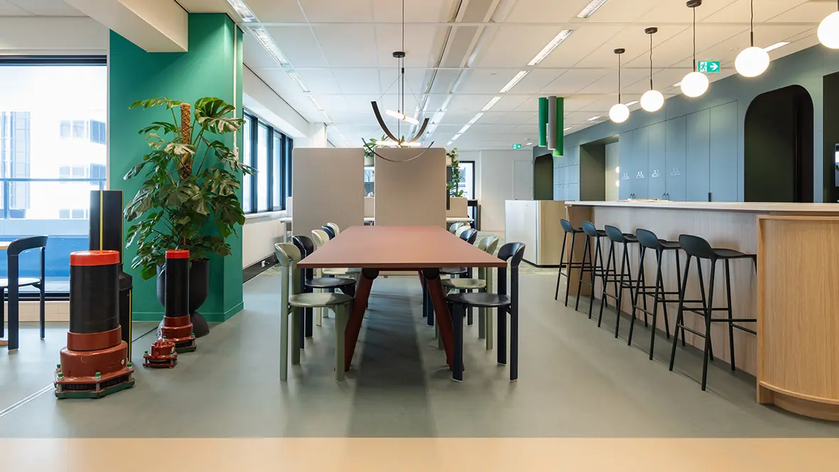 Kantoor Netbeheer Nederland Marmoleum Concrete op de vloer