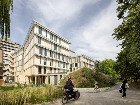 Universitätsklinikum Sint-Luc by Lucas van der Wee