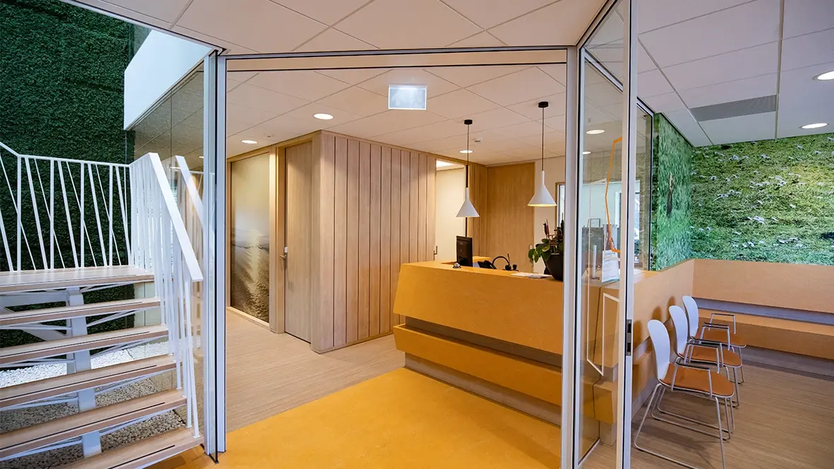 Dronrijp Health Centre_Netherlands_Marmoleum_Sphera_Coral_ RGB3