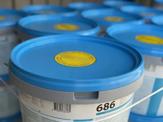 686 emmer met sticker