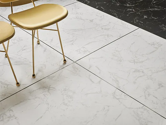 Revêtement de sol dalles LVT imitation marbre | Forbo Flooring Systems