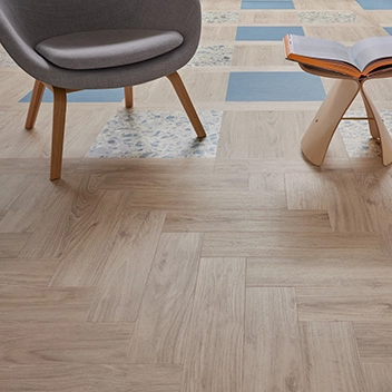 Allura Decibel_5201HAD pale authentic oak_9567 blue sky twill_9212 opal terrazzo