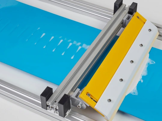 Competitors’ belts: Significant residue after scraping