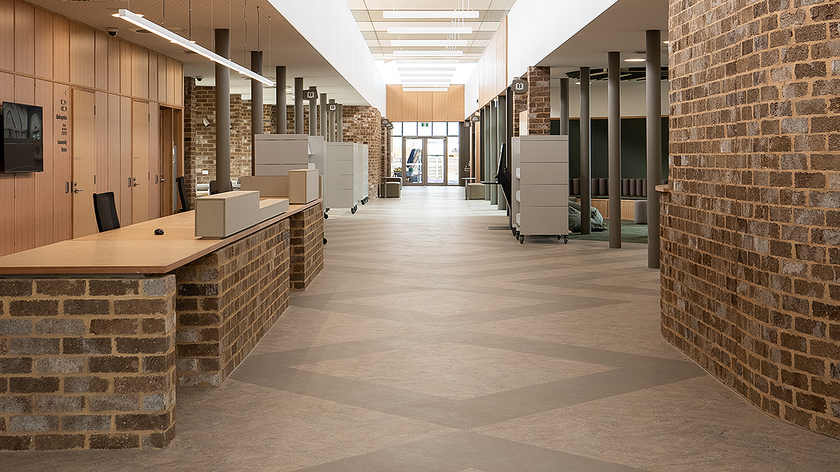 Truganina Elements Community Centre | Marmoleum Modular t3405, t3702 granada and liquid clay