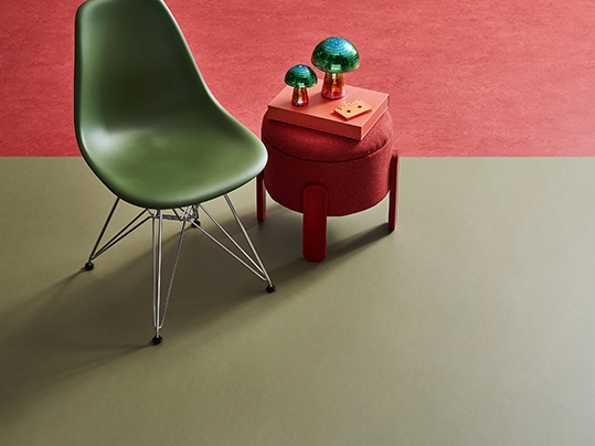 Moods EDIT TWO | 3355 rosemary green, 3263 rose | Forbo Flooring Systems