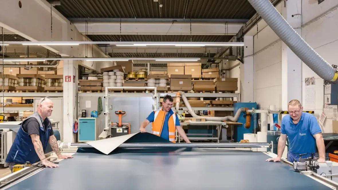 Staff working in the Garbsen fabrication center