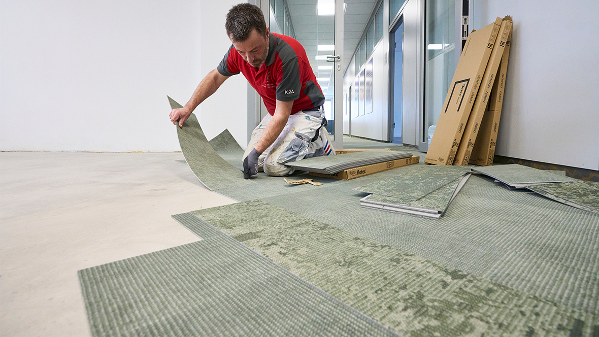 Verlegung Flotex Planks mit Eurocol Klebsoff