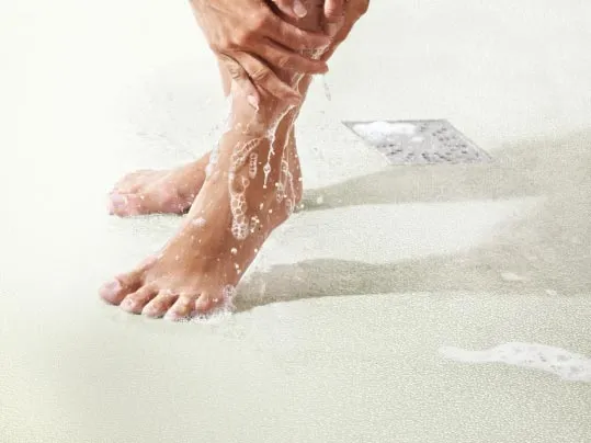 Våtrum kräver stegsäkra golv som klarar fukt