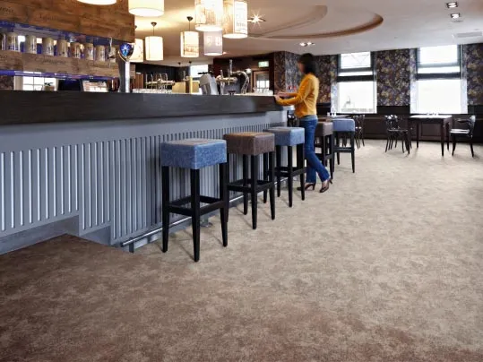 Revêtements de sol textile floqué Flotex restaurants | Forbo Flooring Systems