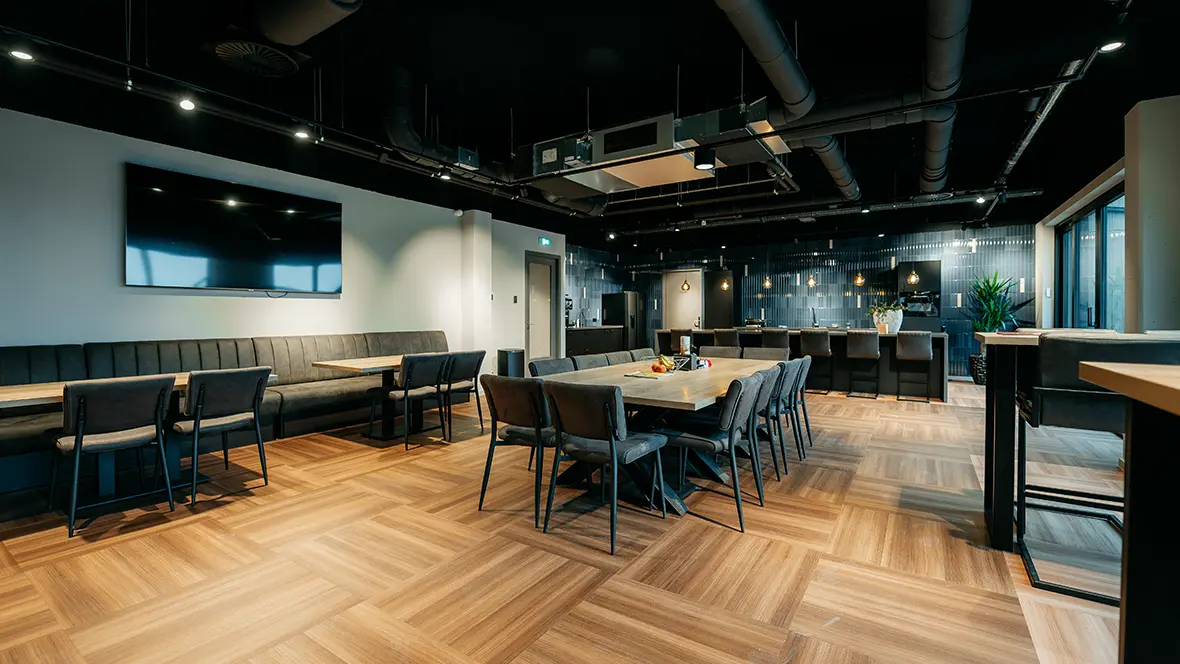 Office I-Techniek BV with Allura Dryback floors