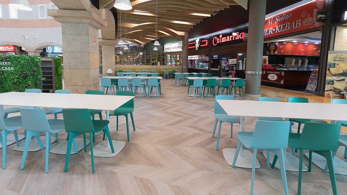 Alegro Montijo shopping center | Allura Wood LVT