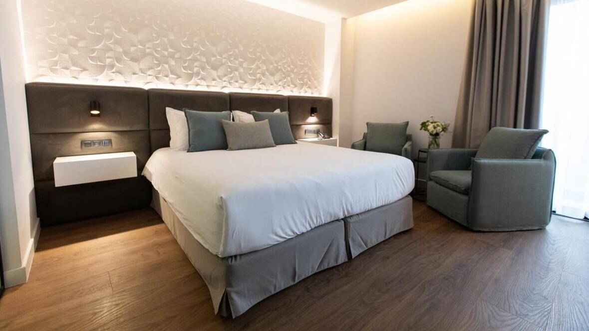 Old Port Hotel - Allura Flex oak bed | Forbo Flooring Systems