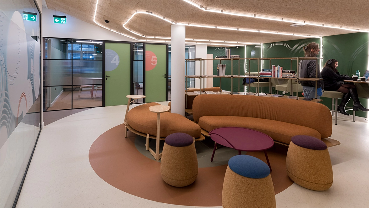 The School of Oriental and African Studies University of London_UK_Marmoleum_Tessera_aquajet technique_RGB