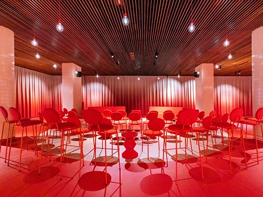 Red boosts attention, making it perfect for active settings | Forbo Flooring Systems