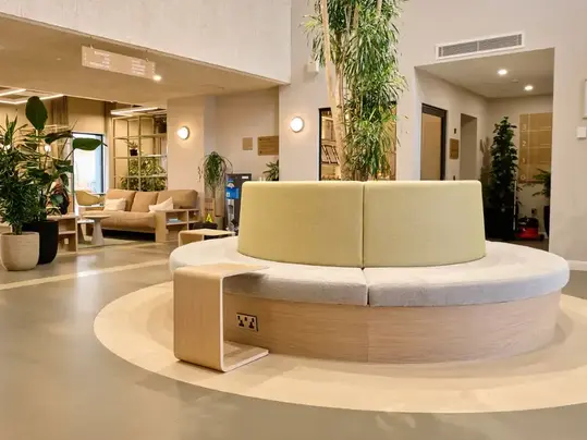 Red boosts attention, making it perfect for active settings | Forbo Flooring Systems