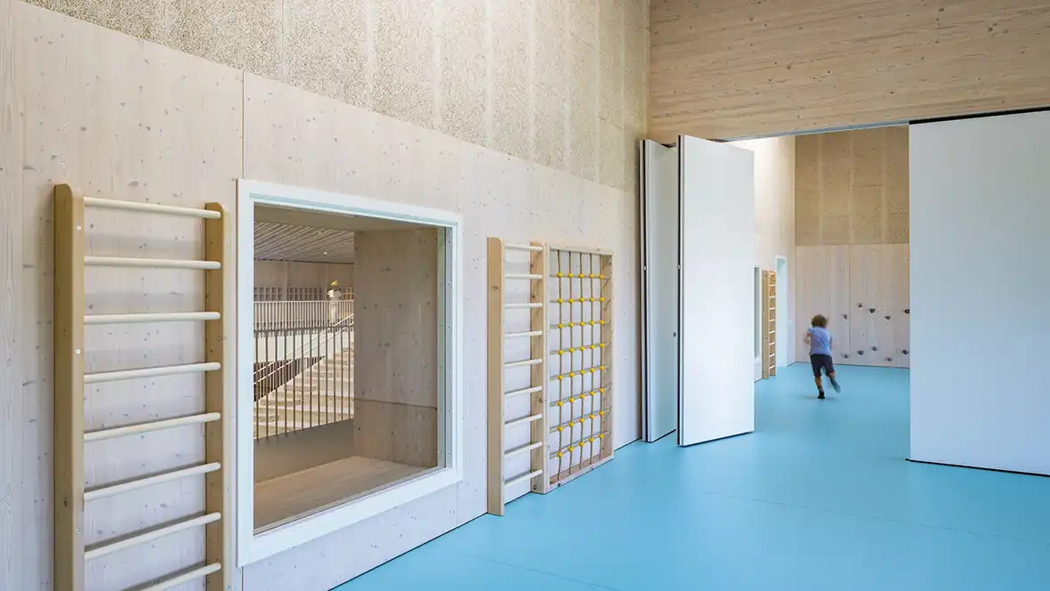 Salaspils Wooden Kindergarten_Latvia_ Marmoleum Solid and Step safety vinyl_RGB