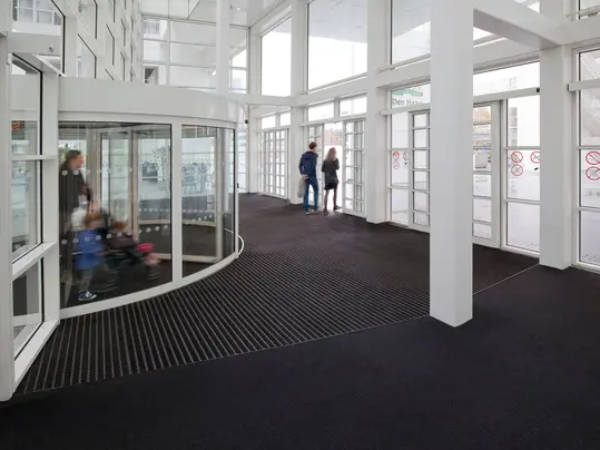 Marmoleum – ett golv, flera sätt att städa