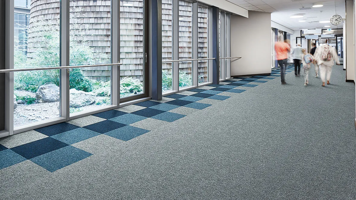 Revêtement de sol textile aiguilleté dalle Forte tiles | Forbo Flooring Systems