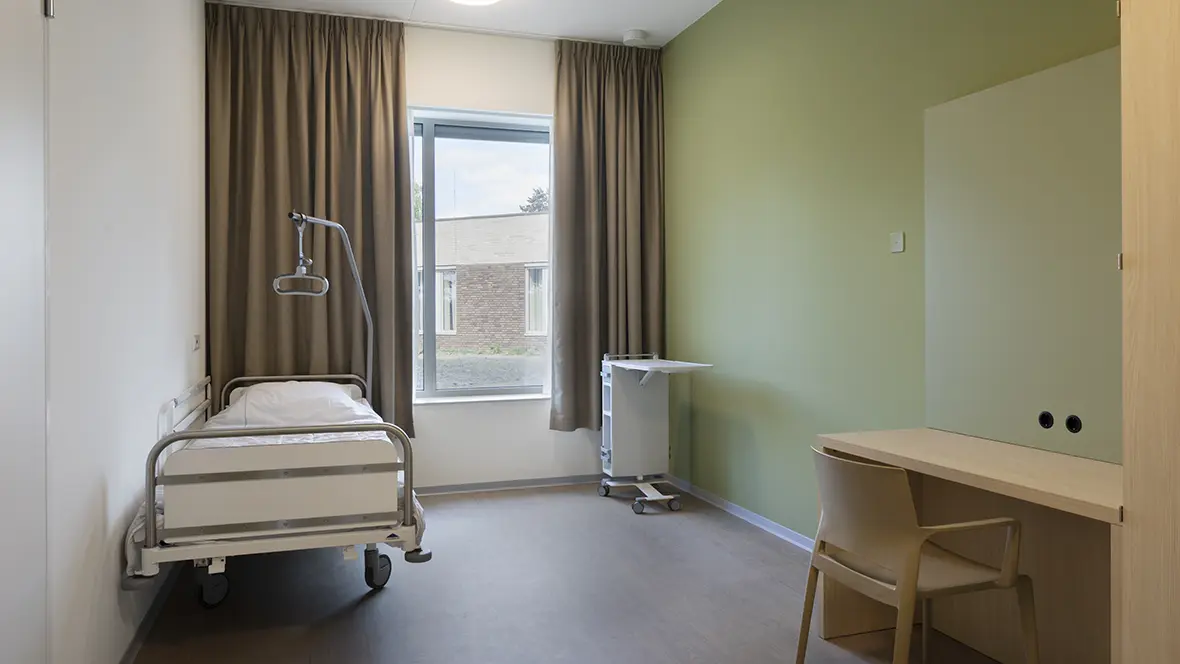 Antes Parnassia Kliniek J met Eternal projectvinyl vloer van Forbo Flooring