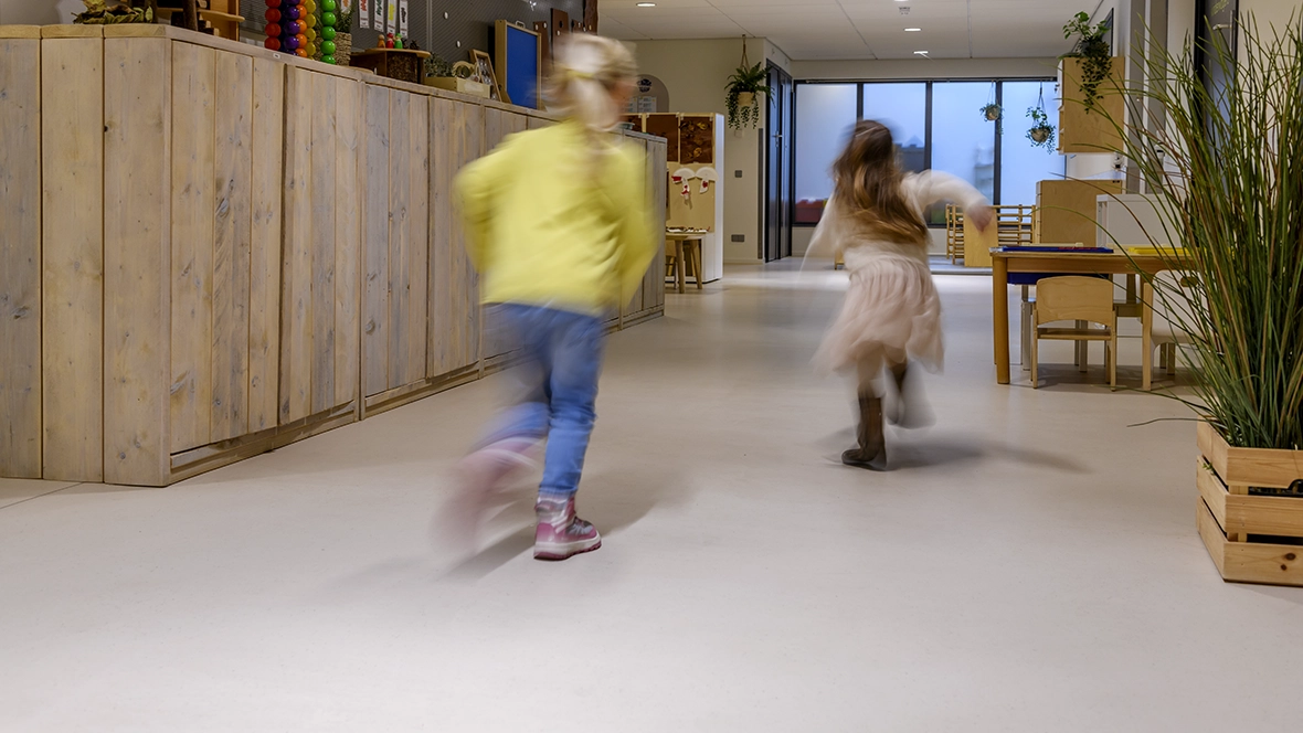 TintelTuin kinderopvang met Marmoleum Cocoa als basis