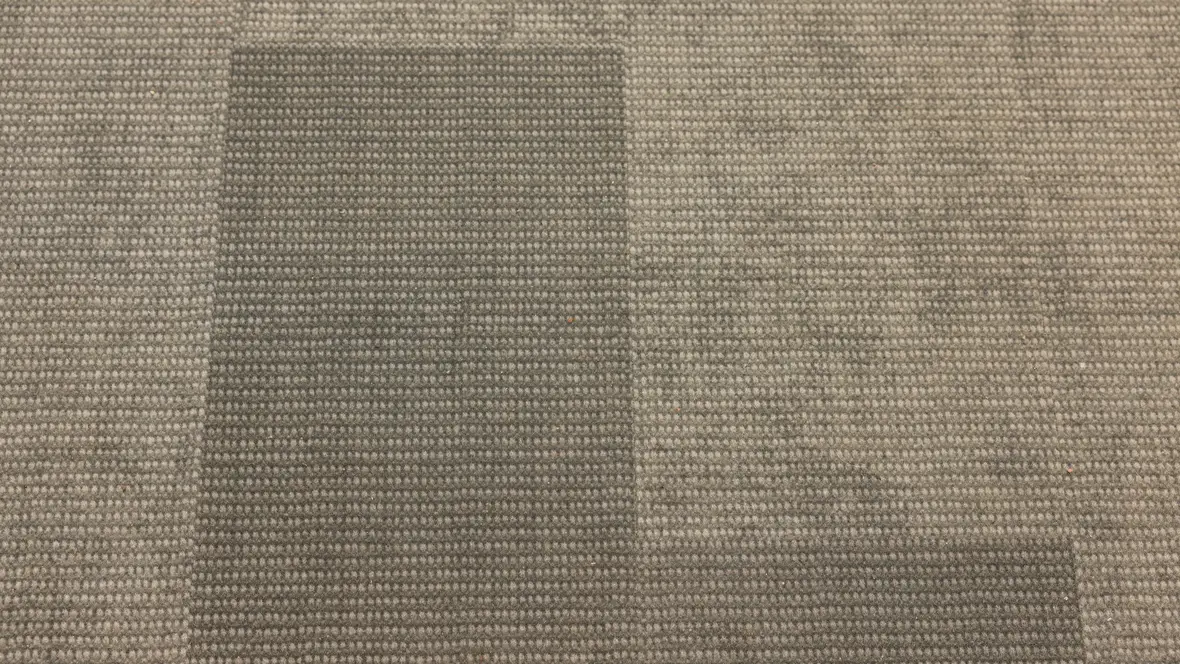 Flotex Planks ljuddämpande golv för aula i skola