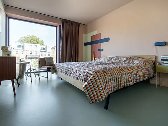 Binnenkijker Rotterdam Marmoleum Cocoa 3593 | Matcha in de slaapkamer