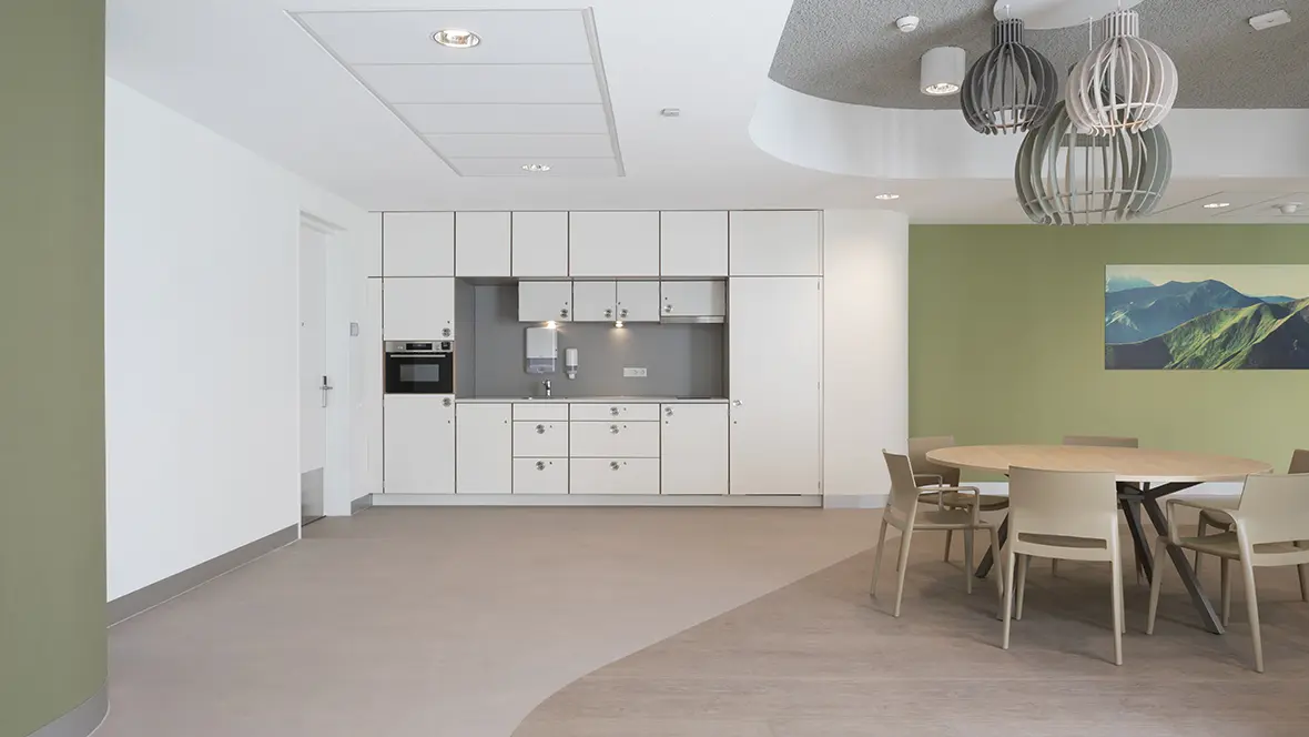 Antes Parnassia Kliniek J met Eternal projectvinyl vloer van Forbo Flooring