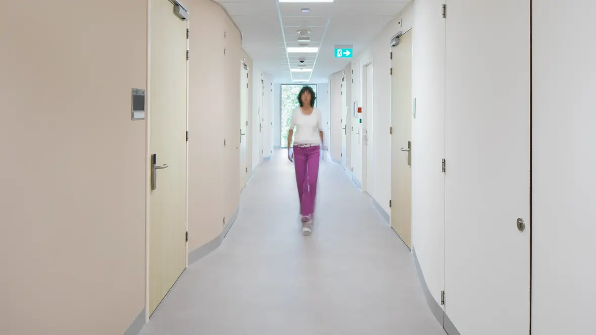Antes Parnassia Kliniek J met Eternal projectvinyl vloer van Forbo Flooring