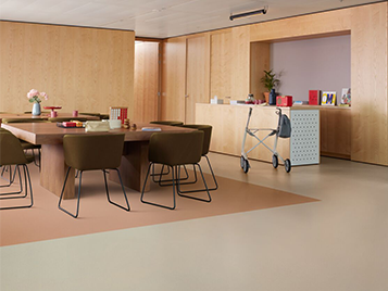 Surestep Balance 173342 limestone + 173952 blush | Safety flooring for aged care facilities