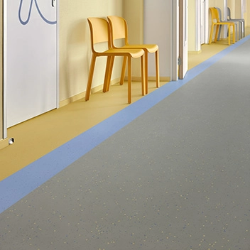 Sphera Energetic_50261 banana_50268 blue sky_51258 vivid elephant