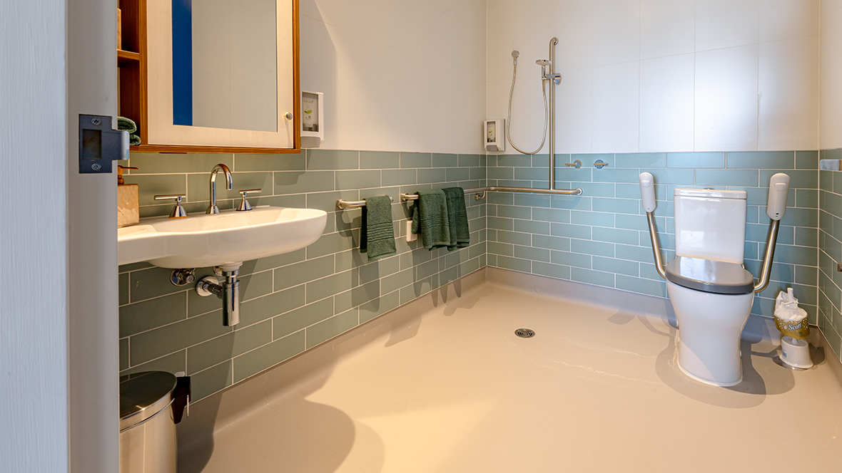 Baptist care Glendale Lodge | Safestep-aqua-180482-in-residents-en-suite