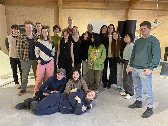 Challenge étudiant DAE 2025 | Portrait de groupe | Forbo Flooring Systems Challenge étudiant DAE 2025 | Portrait de groupe | Forbo Flooring Systems
