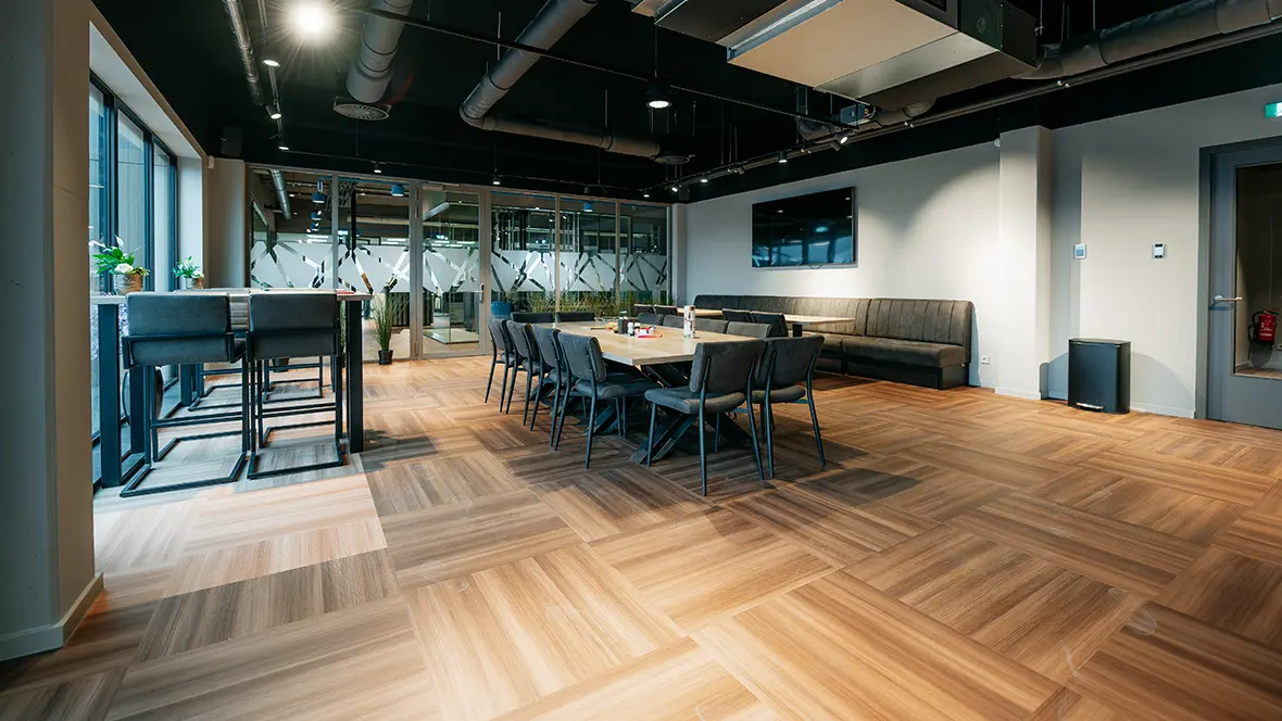 Office I-Techniek BV with Allura Dryback floors